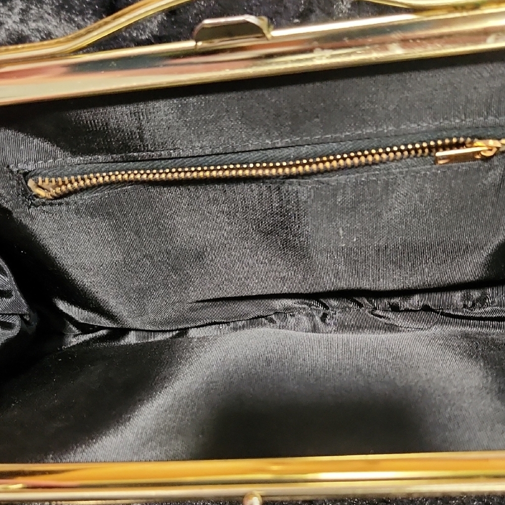 Vintage Elegant Metallic Gold Embossed Clutch EUC - Picture 3 of 6